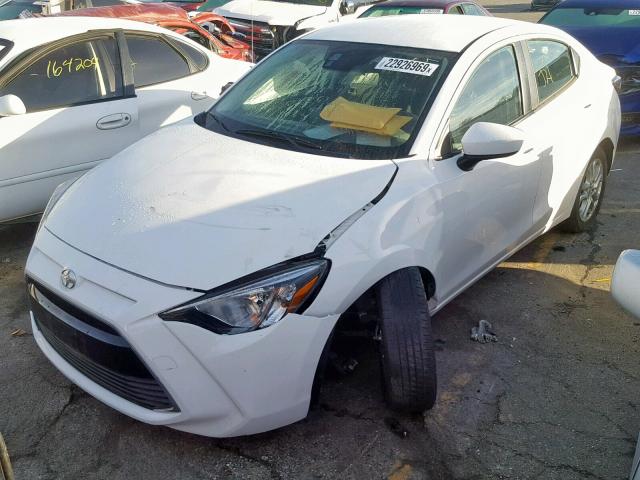 3MYDLBZV1GY134102 - 2016 TOYOTA SCION IA WHITE photo 2