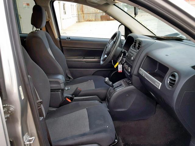 1C4NJCBA9FD149373 - 2015 JEEP COMPASS SP 银色 照片 5