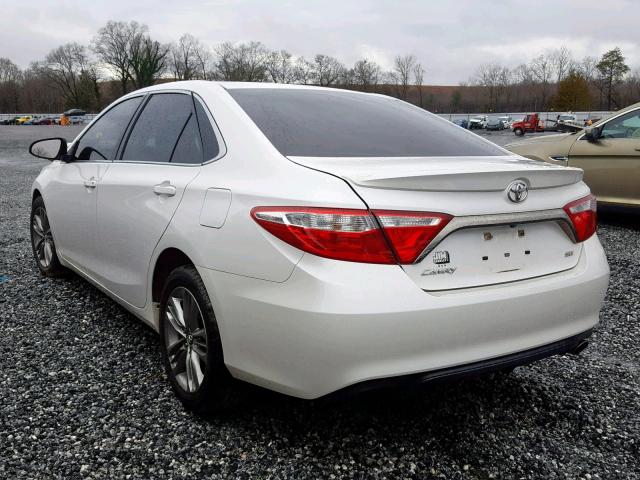 4T1BF1FK3FU072443 - 2015 TOYOTA CAMRY LE WHITE photo 3