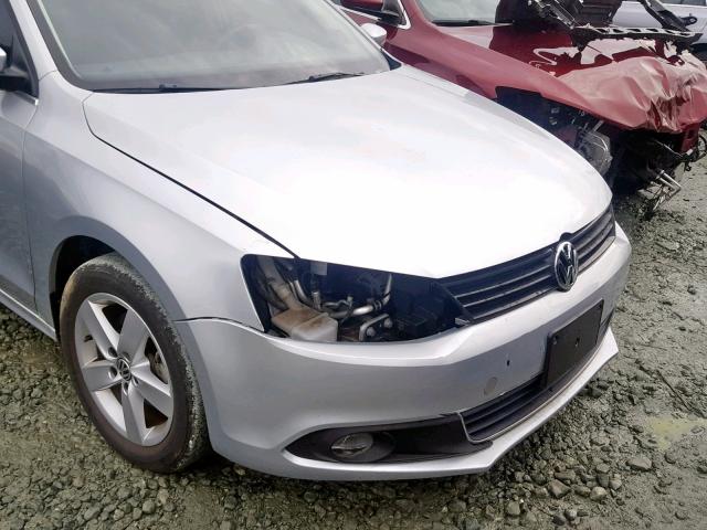 3VWLL7AJ2EM391447 - 2014 VOLKSWAGEN JETTA TDI SILVER photo 9