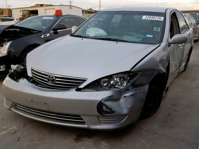 4T1BE32K95U619766 - 2005 TOYOTA CAMRY LE 银色 照片 2