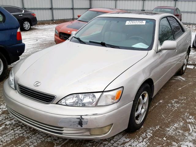 JT8BF28G2X5058014 - 1999 LEXUS ES 300 SILVER photo 2