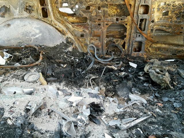 1GYEK63N83R232981 - 2003 CADILLAC ESCALADE L BURN photo 6