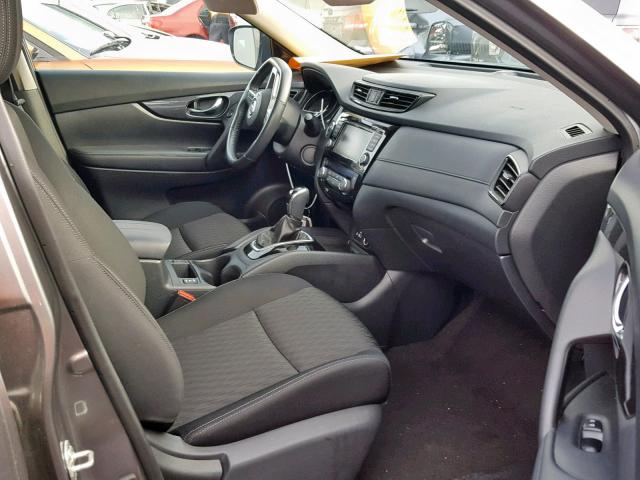 KNMAT2MT8JP525005 - 2018 NISSAN ROGUE S ნაცრისფერი ფოტო 5
