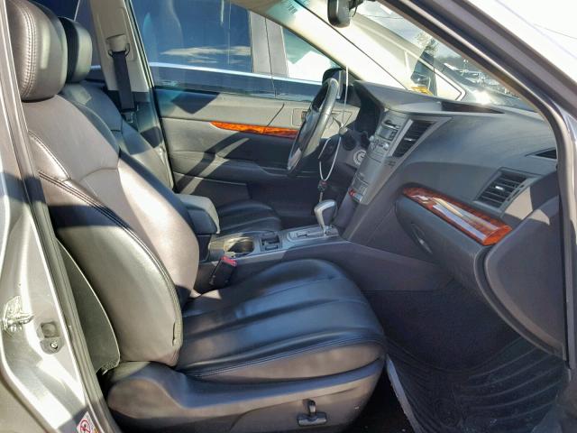 4S4BRDKC7A2318891 - 2010 SUBARU OUTBACK 3. GRAY photo 5