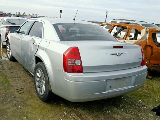 2C3KA43R68H268778 - 2008 CHRYSLER 300 LX SILVER photo 3