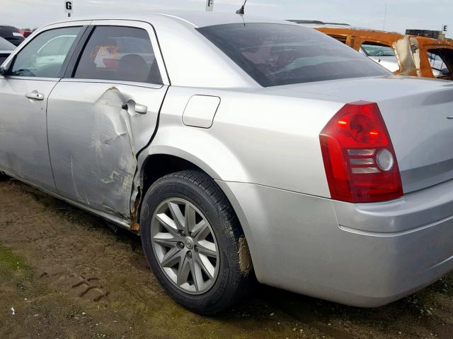 2C3KA43R68H268778 - 2008 CHRYSLER 300 LX SILVER photo 9