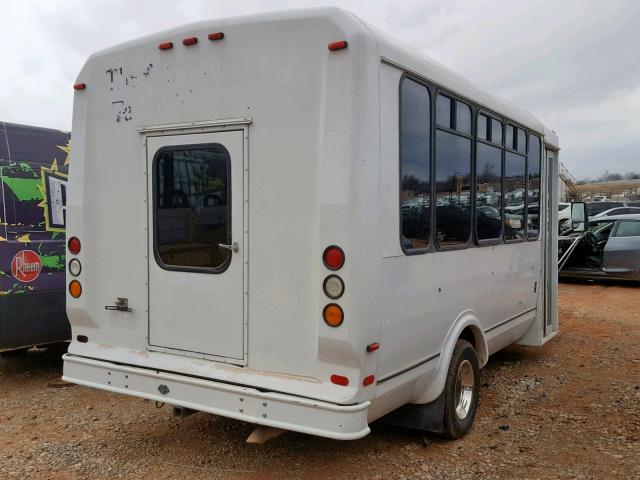 1FDXE45P05HA06320 - 2005 FORD 4500 WHITE photo 4