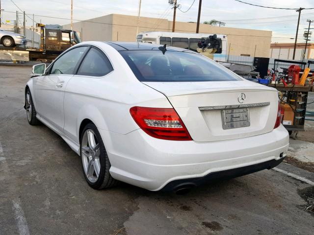 WDDGJ4HB5DF966913 - 2013 MERCEDES-BENZ C 250 WHITE photo 3