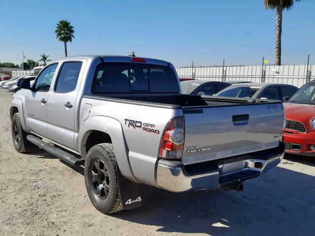 5TFLU4EN1EX105271 - 2014 TOYOTA TACOMA DOU 银色 照片 4