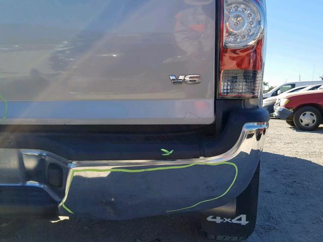 5TFLU4EN1EX105271 - 2014 TOYOTA TACOMA DOU 银色 照片 9