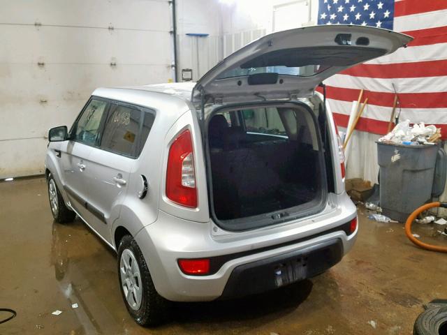 KNDJT2A57D7586825 - 2013 KIA SOUL SILVER photo 3