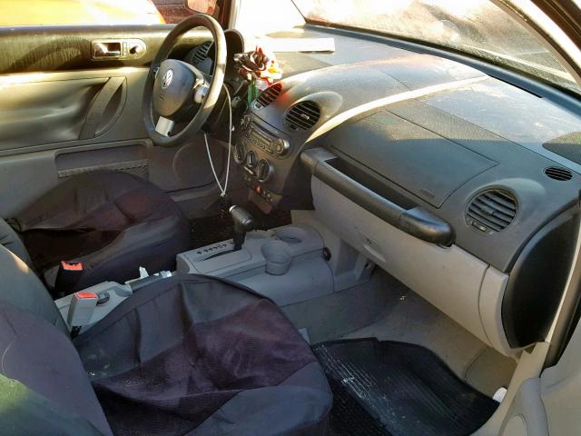 3VWCB21C71M438652 - 2001 VOLKSWAGEN NEW BEETLE 黑色 照片 5