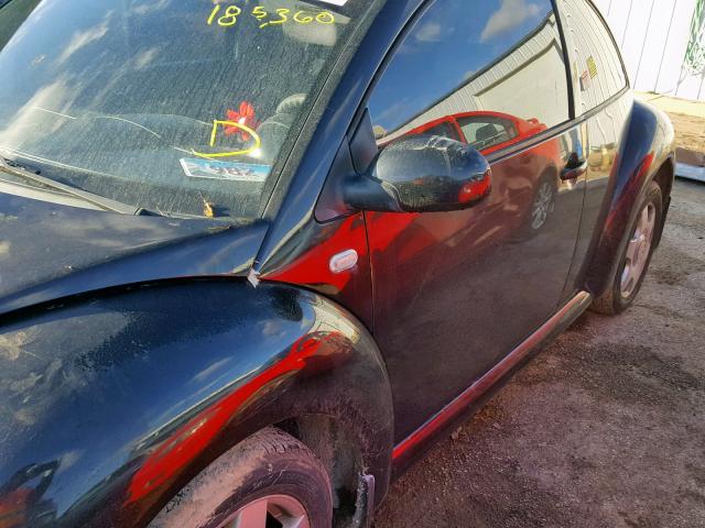 3VWCB21C71M438652 - 2001 VOLKSWAGEN NEW BEETLE 黑色 照片 9