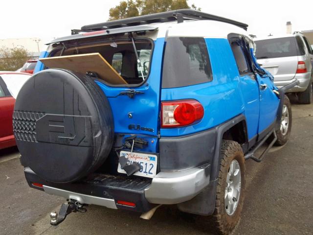 JTEBU11F070043202 - 2007 TOYOTA FJ CRUISER BLUE photo 4