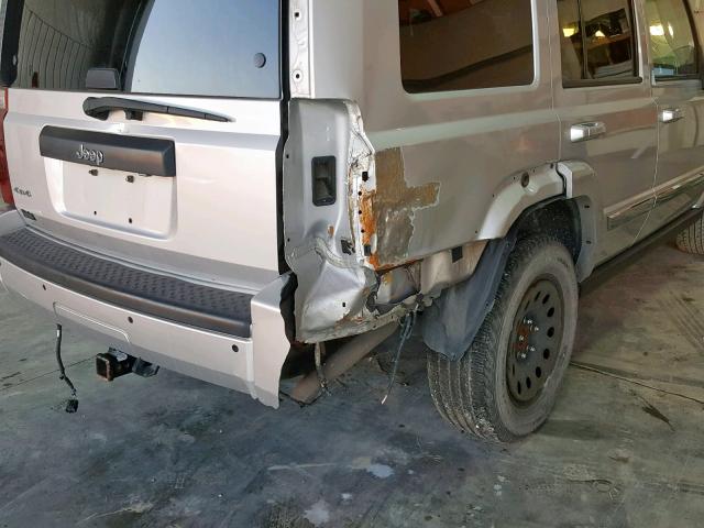 1J4RG4GK4AC137132 - 2010 JEEP COMMANDER SILVER photo 10