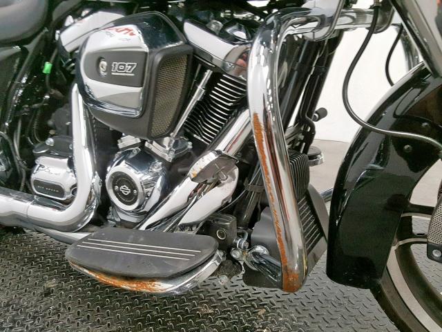 1HD1KHC30JB670851 - 2018 HARLEY-DAVIDSON FLTRX ROAD BLACK photo 18