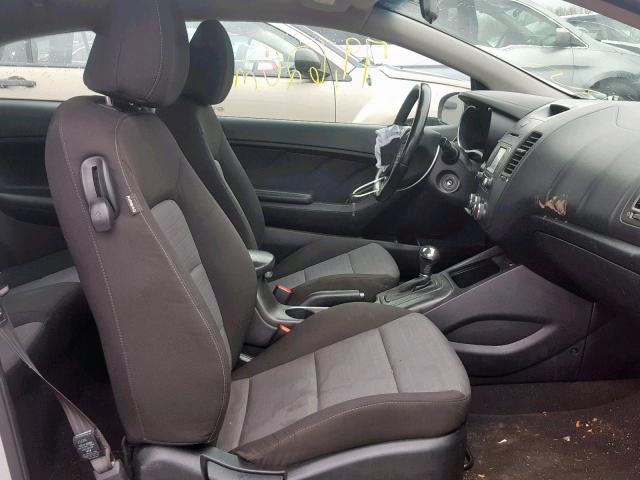 KNAFX6A80E5229461 - 2014 KIA FORTE EX SILVER photo 5