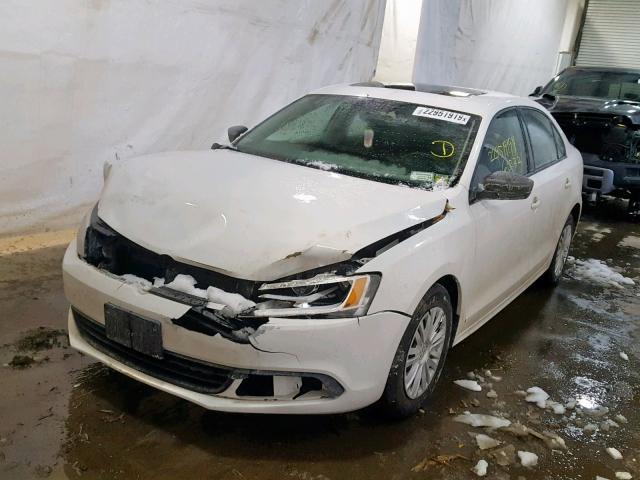 3VW2K7AJ4DM403806 - 2013 VOLKSWAGEN JETTA BASE Սպիտակ լուսանկար 2