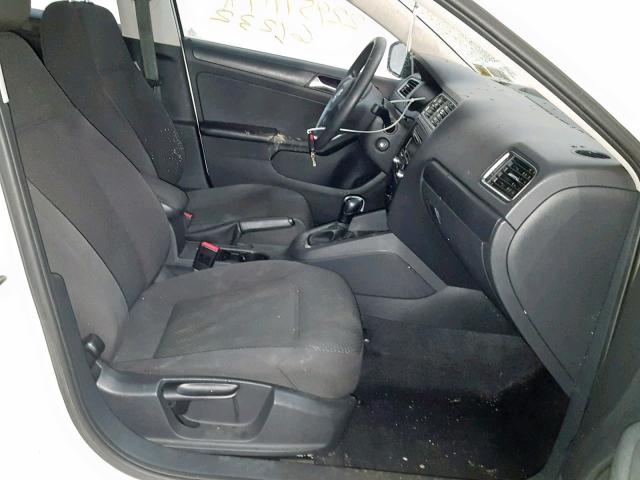 3VW2K7AJ4DM403806 - 2013 VOLKSWAGEN JETTA BASE Սպիտակ լուսանկար 5