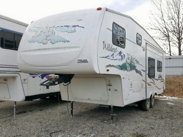 4X4FWCC206V013442 - 2006 WILD TRAILER WHITE photo 2