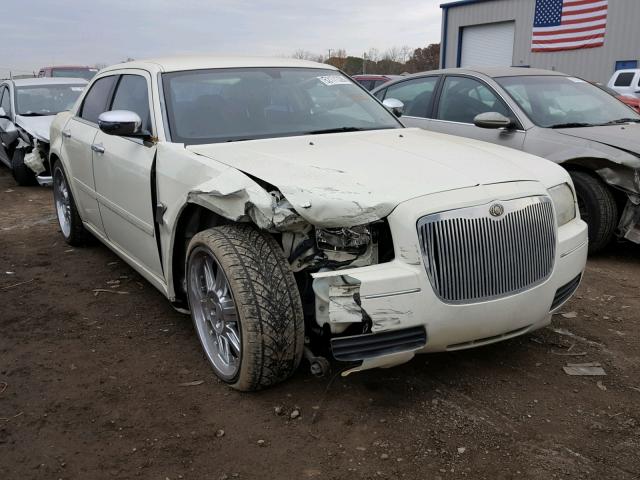 2C3JA43RX5H623541 - 2005 CHRYSLER 300 WHITE photo 1