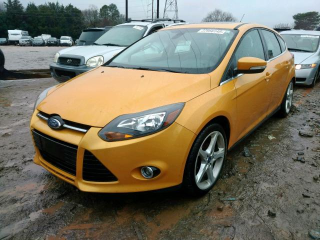 1FAHP3N28CL193257 - 2012 FORD FOCUS TITA YELLOW photo 2