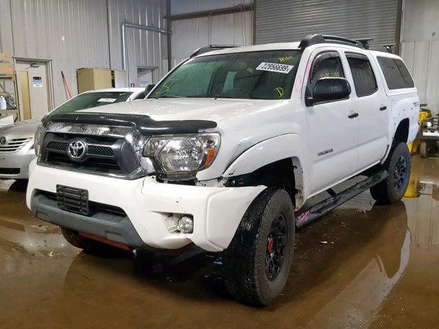 3TMLU4EN9CM094118 - 2012 TOYOTA TACOMA DOU WHITE photo 2