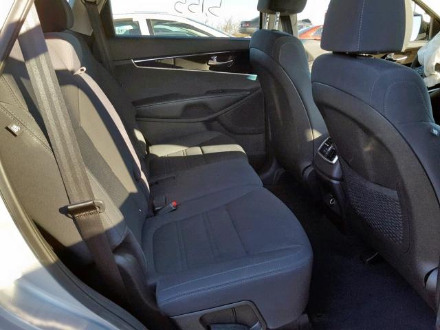 5XYPG4A3XKG477400 - 2019 KIA SORENTO LX SILVER photo 6