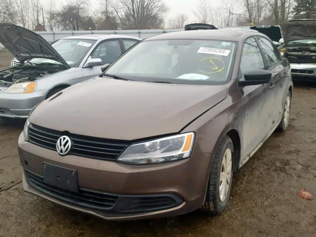 3VW2K7AJ5EM324761 - 2014 VOLKSWAGEN JETTA BASE Շագանակագույն լուսանկար 2