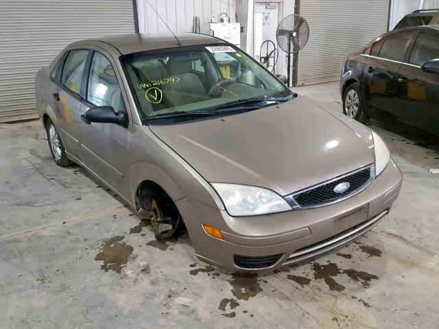 1FAFP34N25W261797 - 2005 FORD FOCUS ZX4 GOLD photo 1