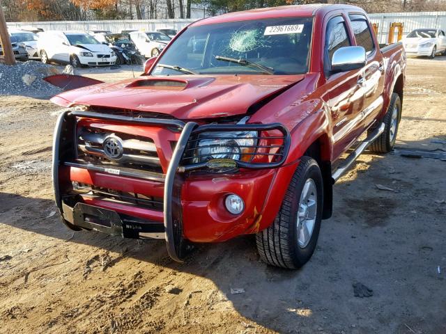 5TELU4EN8AZ736814 - 2010 TOYOTA TACOMA DOU RED photo 2