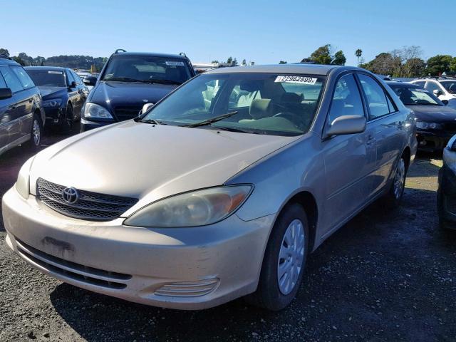 4T1BE32K02U585292 - 2002 TOYOTA CAMRY LE GOLD photo 2