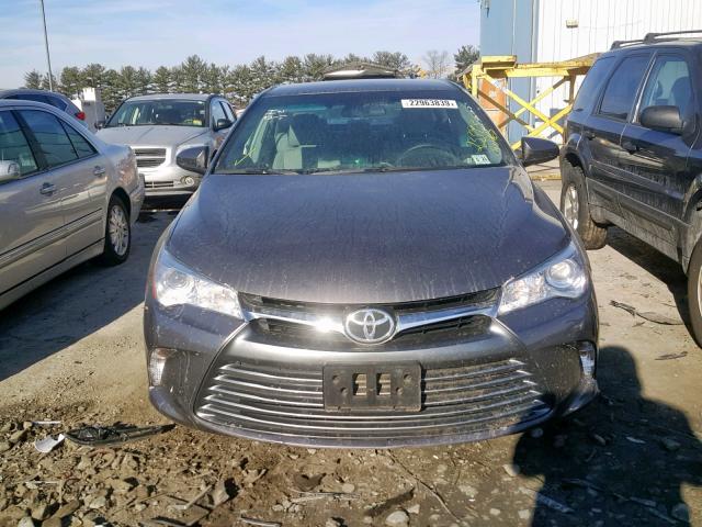4T4BF1FK7GR574928 - 2016 TOYOTA CAMRY LE GRAY photo 10