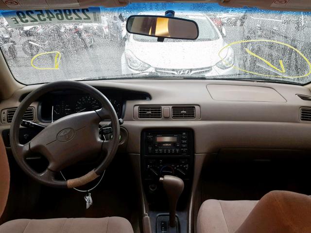 JT2BF28K8X0194546 - 1999 TOYOTA CAMRY LE 金色 照片 9