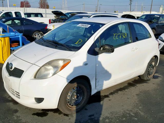 JTDJT923575063972 - 2007 TOYOTA YARIS WHITE photo 2