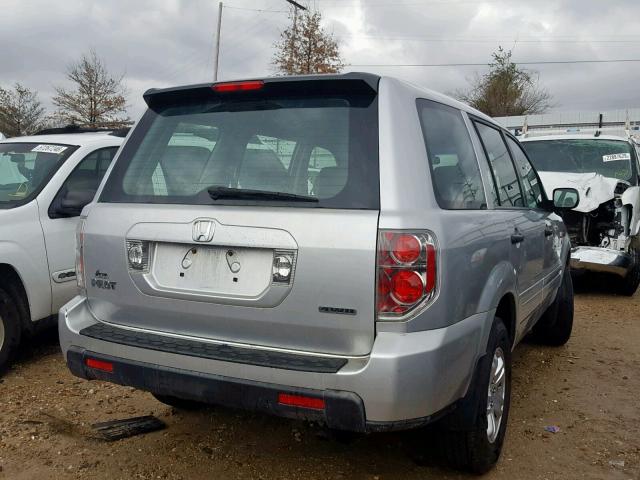 2HKYF18186H542768 - 2006 HONDA PILOT LX SILVER photo 4