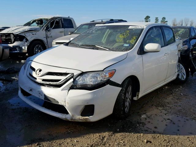 JTDBU4EE0B9156322 - 2011 TOYOTA COROLLA BA WHITE photo 2