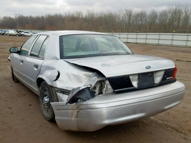 2FAFP71W03X136089 - 2003 FORD CROWN VICT SILVER photo 3