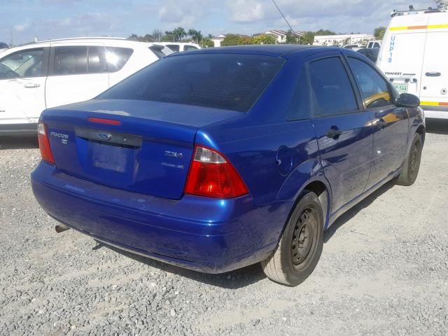 1FAFP34N85W216279 - 2005 FORD FOCUS ZX4 BLUE photo 4