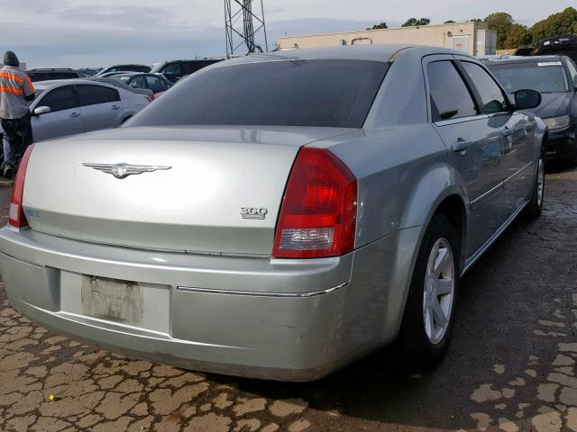 2C3JA53G65H134736 - 2005 CHRYSLER 300 TOURIN SILVER photo 4