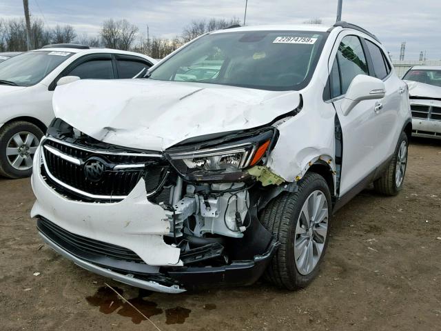 KL4CJASB1JB630186 - 2018 BUICK ENCORE PRE WHITE photo 2