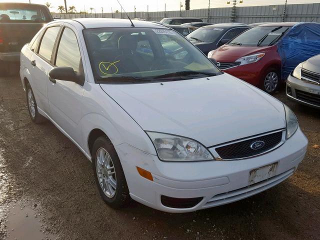 1FAFP34NX6W166101 - 2006 FORD FOCUS ZX4 WHITE photo 1