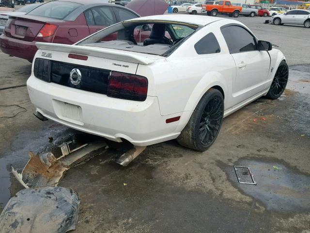 1ZVHT82H895109914 - 2009 FORD MUSTANG GT WHITE photo 4