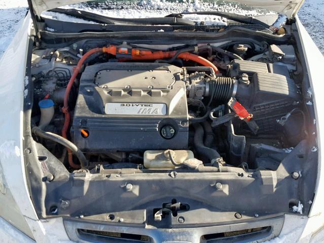 JHMCN36495C014719 - 2005 HONDA ACCORD HYB WHITE photo 7