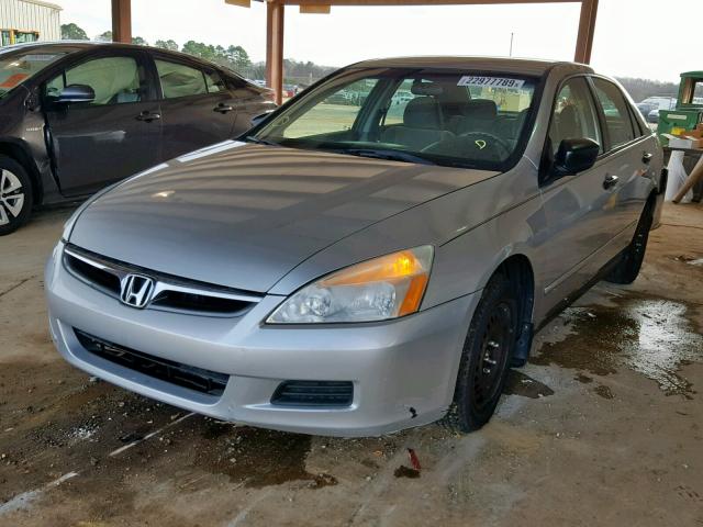 1HGCM55147A063401 - 2007 HONDA ACCORD VAL SILVER photo 2