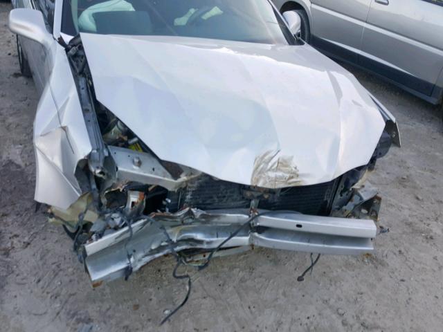 2G2WP522941213805 - 2004 PONTIAC GRAND PRIX SILVER photo 9