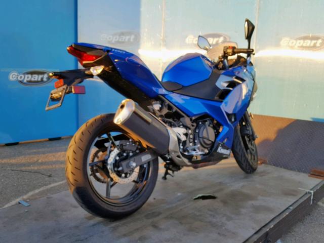 JKAEXKH12JDA13544 - 2018 KAWASAKI EX400 BLUE photo 3