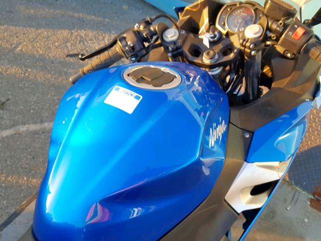 JKAEXKH12JDA13544 - 2018 KAWASAKI EX400 BLUE photo 5