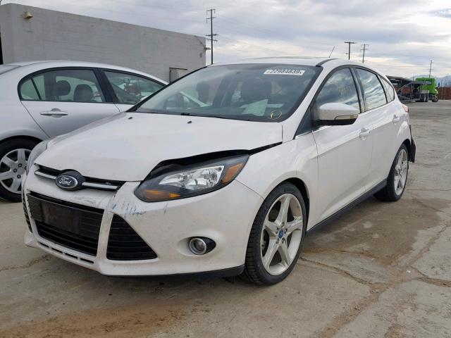 1FADP3N22DL222073 - 2013 FORD FOCUS TITA WHITE photo 2